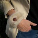 Jak zrobić ładną bransoletkę z futerkiem?