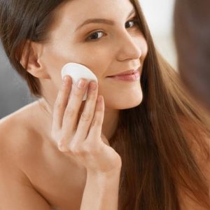 Używanie domowego toniku