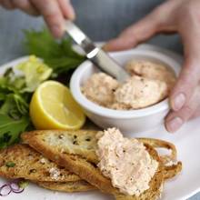 Jak przyrządzić zdrową pastę rybną?