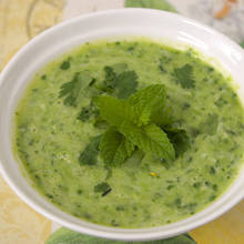 Jak zrobić ciekawy sos z kolendry?