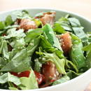 Prosta i smaczna sałatka z rukolą