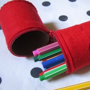 Jak zrobić ciekawy piórnik z rolki papieru?