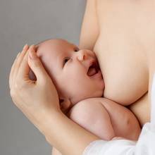 Jak poprawnie podgrzewać mleko matki?