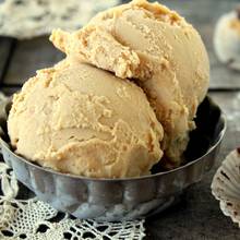 Prosty sposób przyrządzenia lodów z masła orzechowego