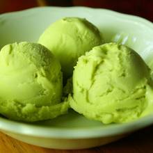 Jak przyrządzić nietypowe lody z awokado?