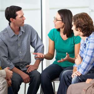 Patrz rozmówcy prosto w oczy