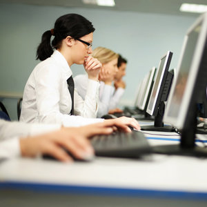 Dbaj o poufność w pracy