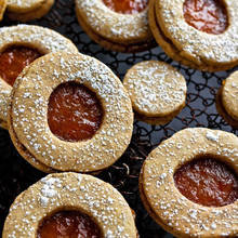 Pyszne biszkopciki z nadzieniem – jak je przyrządzić?