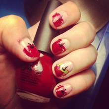 Jak namalować ładne jabłuszka na paznokciach?