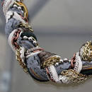 Jak wykorzystać apaszkę do zrobienia naszyjnika?