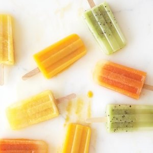 Ciekaw sposób na wodne lody truskawkowo-pomarańczowe