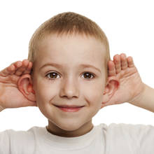 Jak skutecznie odetkać ucho zatkane woskowiną?