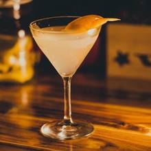 Jak przyrządzić drink dla zakochanych – Casablanca?