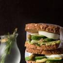 Prosty sposób przygotowania pasty jajecznej z awokado