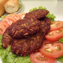 Jak przyrządzić wołowe kotlety z pomidorami?