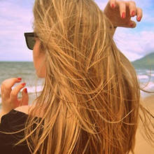 Jak rozjaśnić włosy bez chemii?