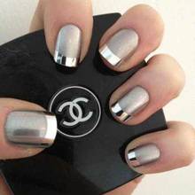 Postrzępione paski na paznokciach – jak je zrobić?