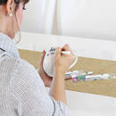 Jak ozdobić kubek eleganckim złotym sercem?