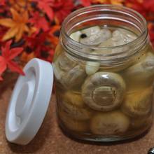 Prosty sposób na pyszne grzyby w zalewie octowo-miodowej