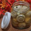 Prosty sposób na pyszne grzyby w zalewie octowo-miodowej