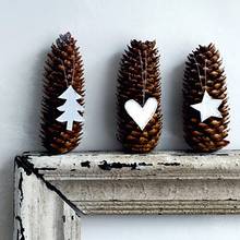 Jak przygotować winietki z szyszek?