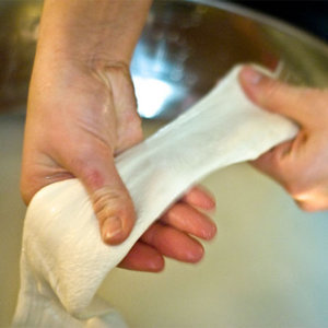 Przygotowanie mozzarelli – krok szósty