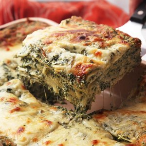 Łatwy sposób na lasagne z fetą i szpinakiem