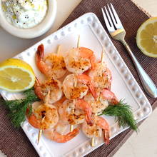 Jak przyrządzić smaczne krewetki z sosem koperkowym?