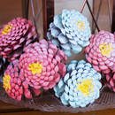 Jak ciekawie pomalować szyszki?