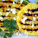 Jak przygotować sałatkę z ananasem na ostro?