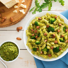 Jak przyrządzić oryginalny makaron z sosem orzechowo-kokosowym?