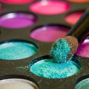 Jak nakładać cienie?