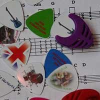 Zawieszka z kostki do gitary – krok pierwszy