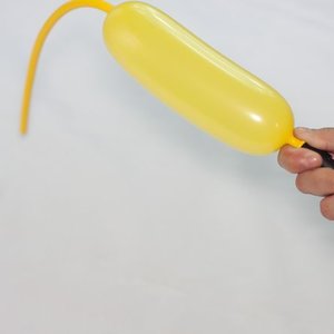 Żyrafa z balonu – krok pierwszy