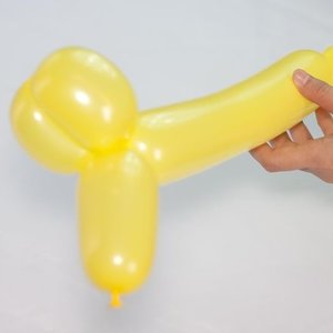 Żyrafa z balonu – krok trzeci